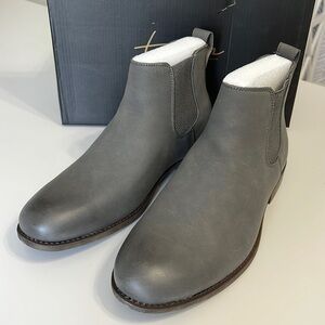 NWT Toecap Men's Gray Leather Slip On Boots / Size 10